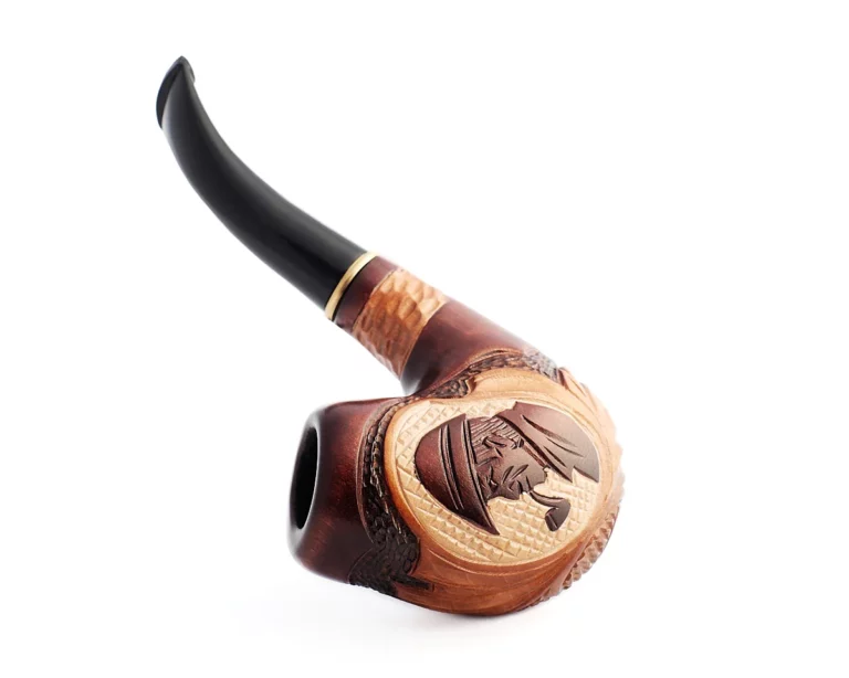 дерев'яна різьблена люлька wooden carved pipe продуктовий фотограф Чемерис